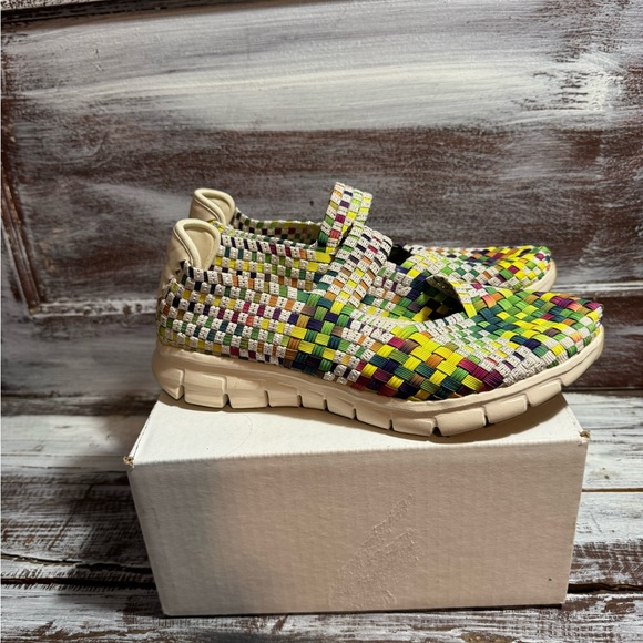 Skechers Colorful Woven Sneakers - Picture 3 of 7